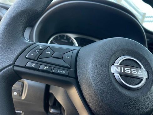 New 2025 Nissan Kicks Play S image 11