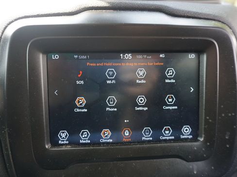 Used 2021 Jeep Renegade Latitude FWD image 11