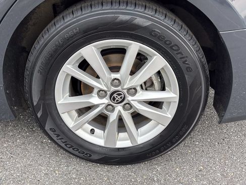 Used 2025 Toyota Camry LE FWD image 14