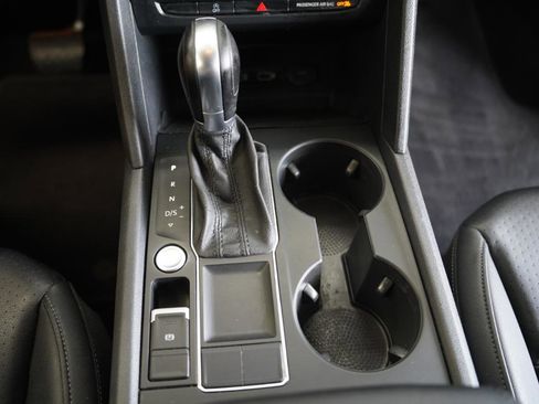 Used 2019 Volkswagen Atlas SE FWD image 22