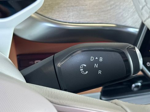 Used 2025 Volkswagen ID. Buzz 1st Edition RWD image 22