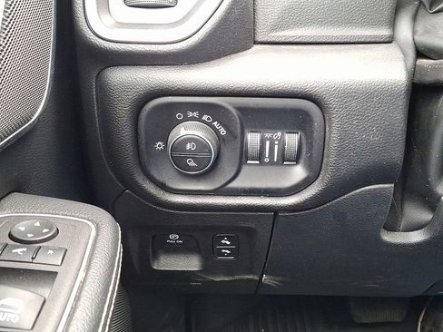 Used 2023 RAM 1500 Laramie image 28