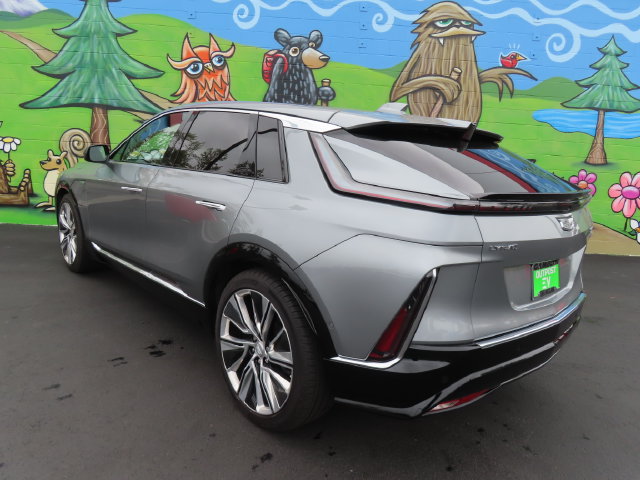 Used 2024 Cadillac Lyriq Luxury AWD/4WD image 7