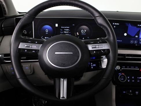 Certified 2025 Hyundai Tucson Limited FWD image 28