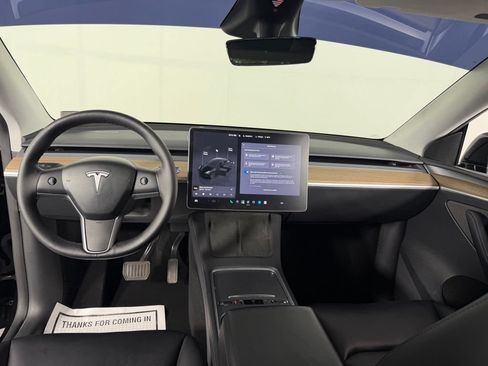 Used 2024 Tesla Model Y Long Range AWD/4WD image 16