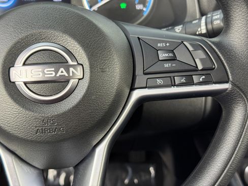 Used 2025 Nissan Leaf S image 20