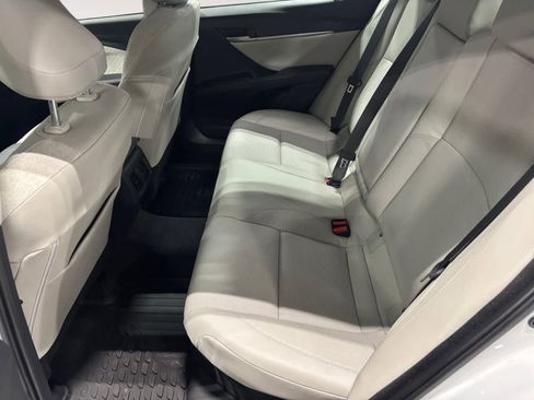 Used 2025 Toyota Camry XLE image 14