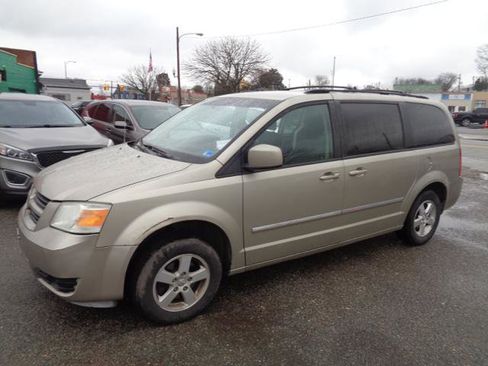Used 2009 Dodge Grand Caravan SXT image 17