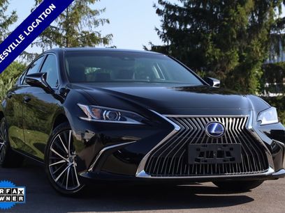Used 2022 Lexus ES 300h w/ Premium Package