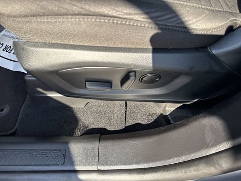 Used 2021 Ford Explorer XLT image 16