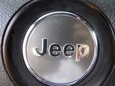 Used 2016 Jeep Grand Cherokee Limited image 59