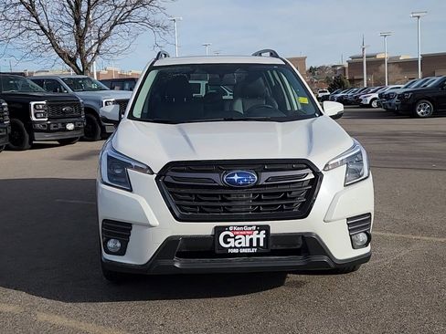 Used 2022 Subaru Forester Limited image 3
