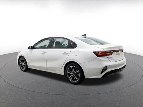 Used 2024 Kia Forte LXS FWD image 7