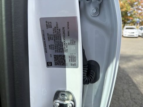 New 2025 GMC Canyon Elevation w/ Convenience Package image 29