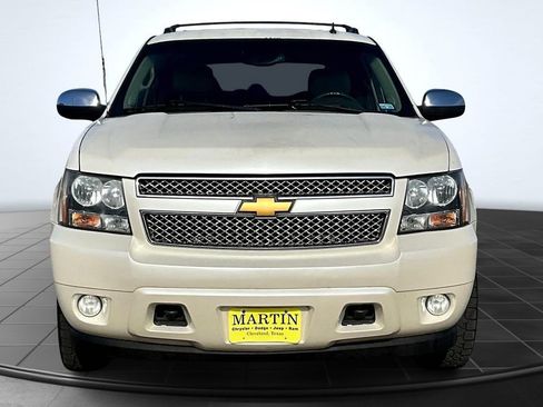 Used 2013 Chevrolet Avalanche LTZ image 3
