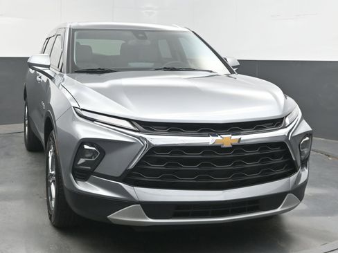 Used 2023 Chevrolet Blazer LT FWD image 3