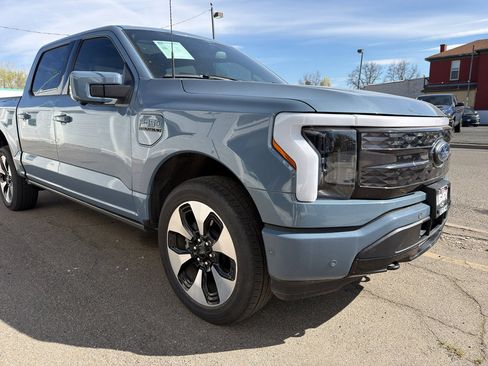 Used 2023 Ford F150 Lightning Platinum image 7