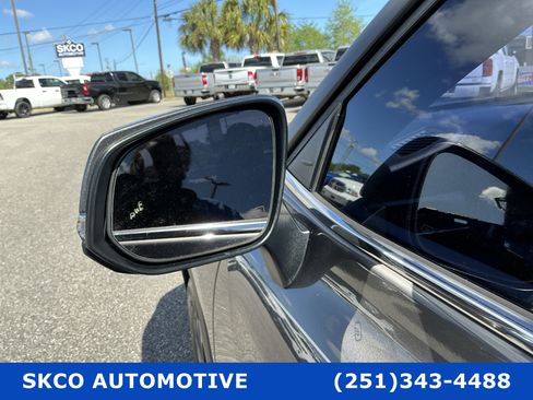 Used 2021 Toyota Highlander XLE image 10