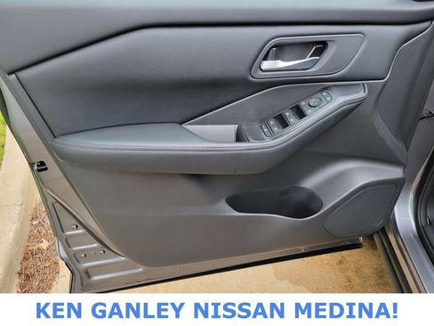 Certified 2026 Nissan Rogue SV AWD/4WD image 38