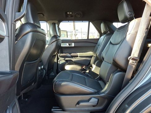 Used 2020 Ford Explorer ST w/ ST Street Pack image 19