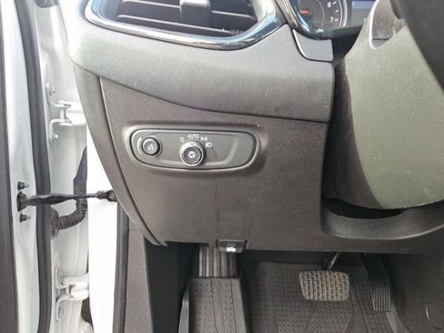 Used 2022 Chevrolet Equinox RS w/ RS Leather Package image 41