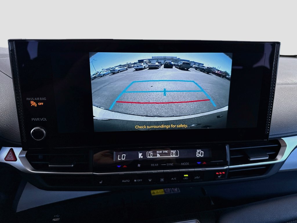 Used 2026 Toyota Sienna XLE FWD image 15