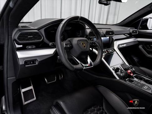 Used 2019 Lamborghini Urus AWD/4WD image 23