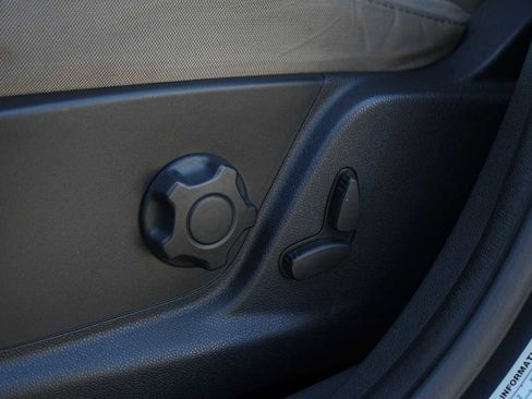 Used 2019 Ford EcoSport SE image 12