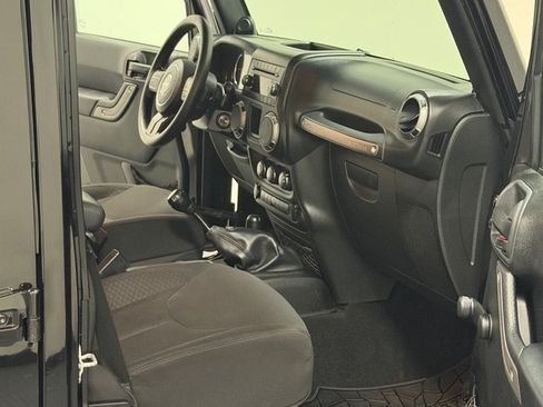 Used 2013 Jeep Wrangler Unlimited Sport AWD/4WD image 11