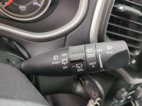 Used 2015 Jeep Cherokee Trailhawk w/ Cold Weather Group image 25