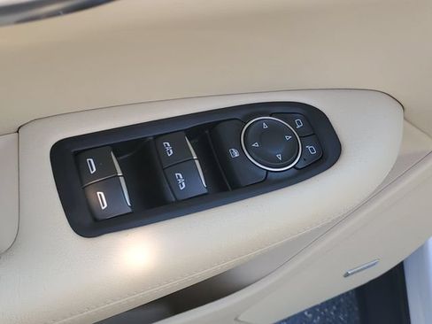 Certified 2017 Cadillac XT5 FWD image 25