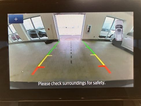 Used 2022 Ford Explorer XLT w/ Equipment Group 202A image 21