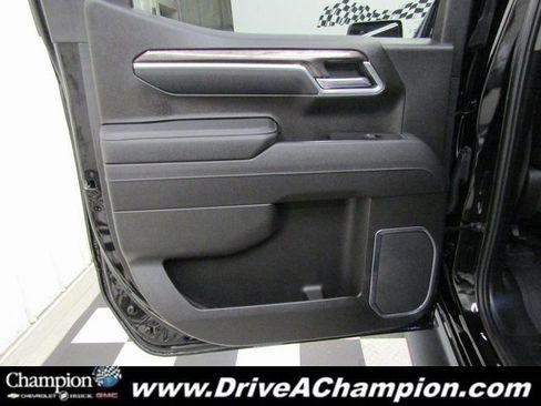 Used 2025 Chevrolet Silverado 1500 LTZ image 20
