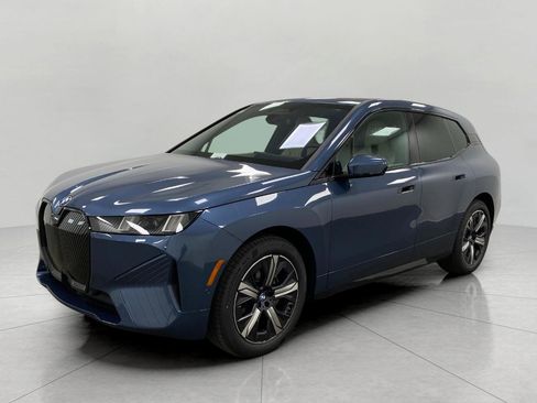 New 2026 BMW iX xDrive45 image 9