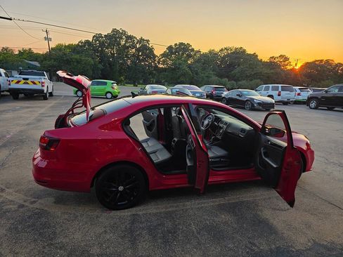 Used 2018 Volkswagen Jetta Sport FWD image 43