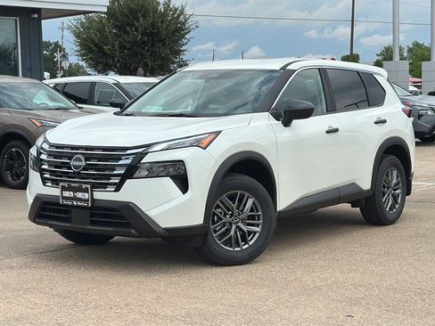 New 2026 Nissan Rogue S image 2