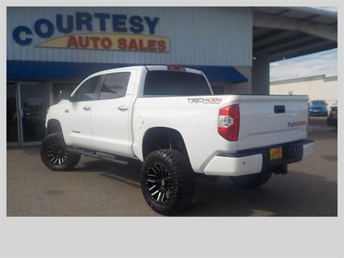 Used 2018 Toyota Tundra Limited w/ Limited Premium Package AWD/4WD image 5