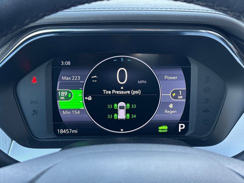 Used 2023 Chevrolet Bolt EUV Premier image 38