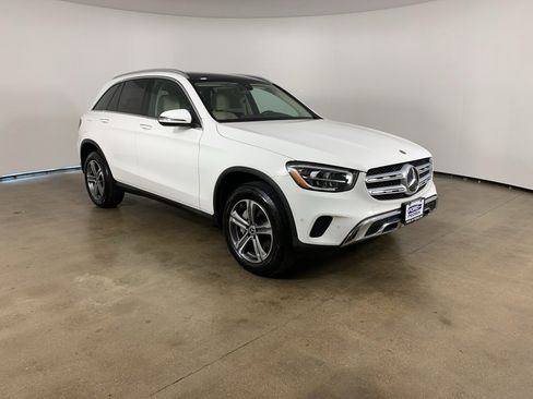 Used 2021 Mercedes-Benz GLC 300 image 4