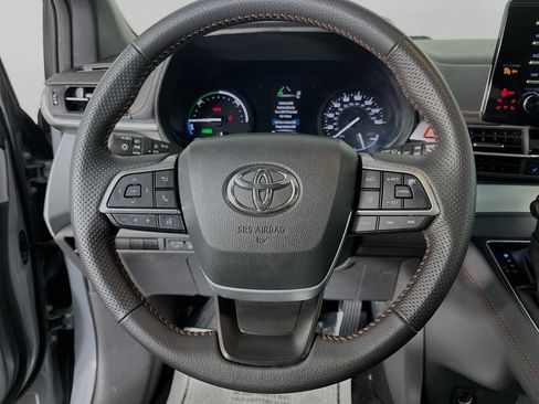 Used 2024 Toyota Sienna XSE AWD/4WD image 14
