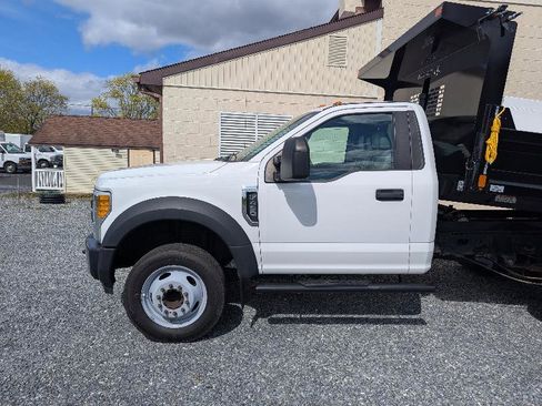 Used 2017 Ford F450 XL image 2