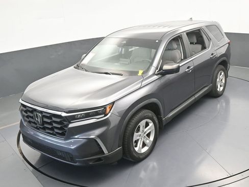 Used 2023 Honda Pilot LX image 45