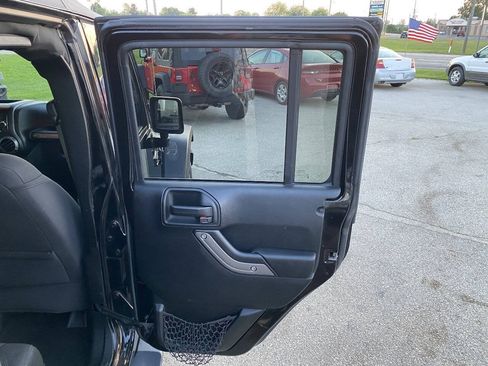 Used 2018 Jeep Wrangler Unlimited Sport S AWD/4WD image 34
