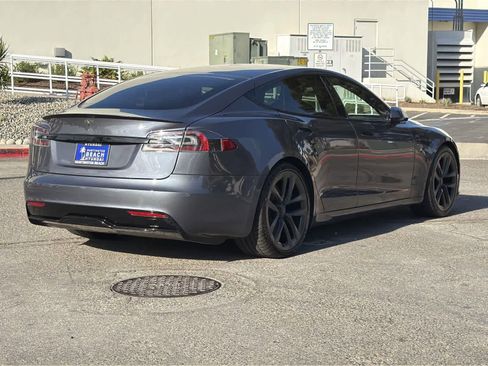 Used 2021 Tesla Model S Plaid image 4