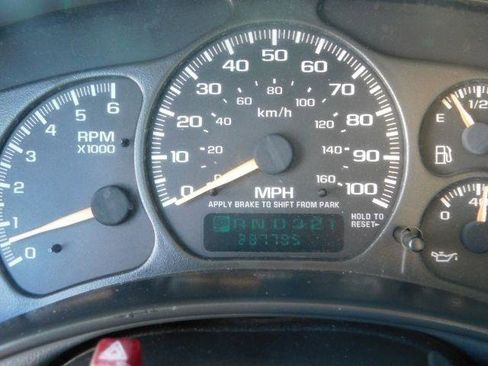 Used 2002 Chevrolet Silverado 1500 LS image 17