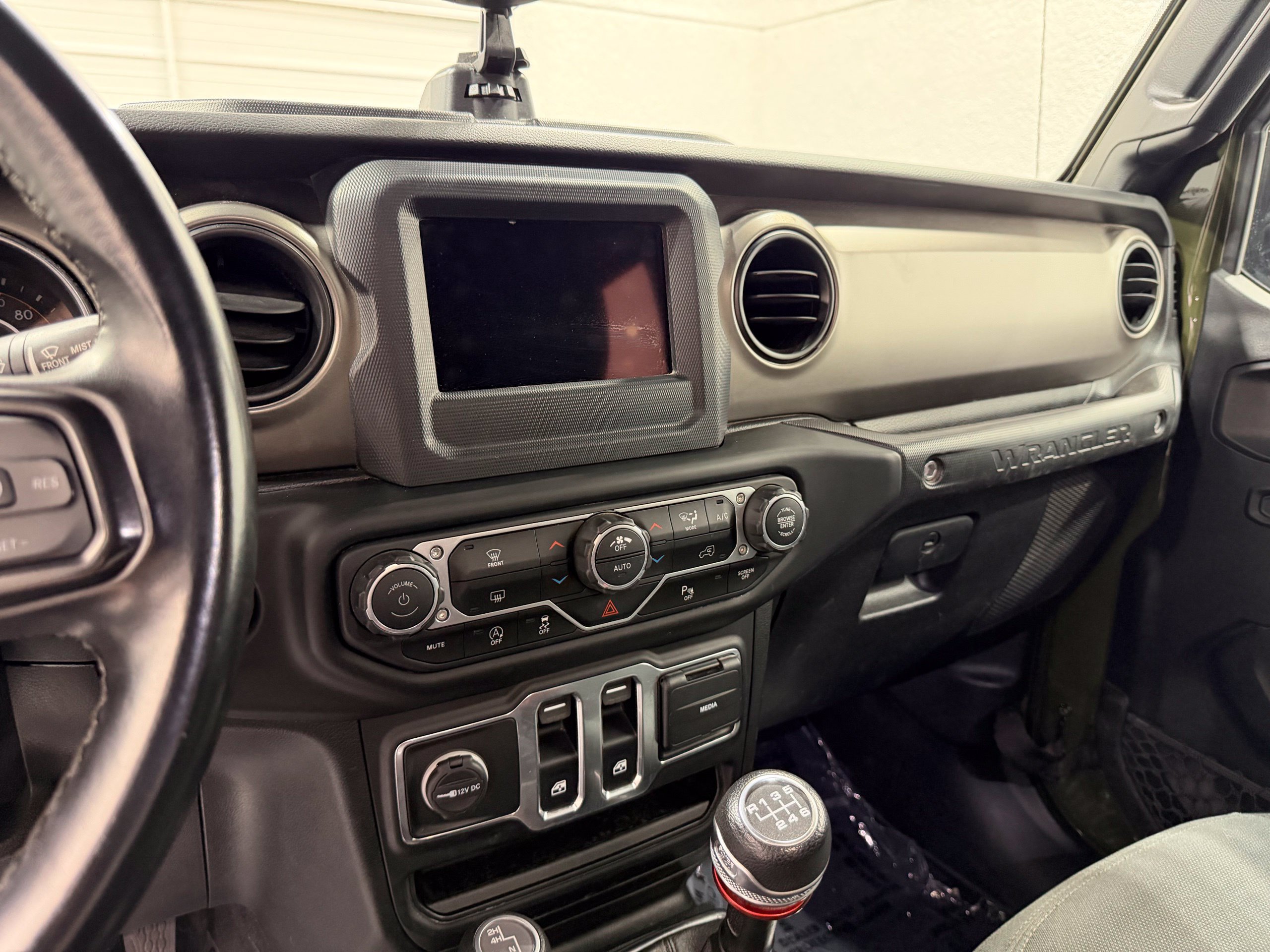 Used 2021 Jeep Wrangler Sport AWD/4WD image 32