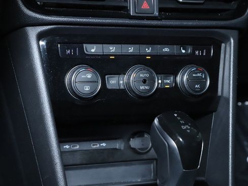 Used 2024 Volkswagen Taos SE image 26