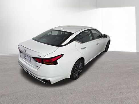 Used 2024 Nissan Altima 2.5 SV image 41