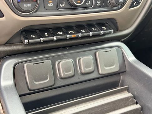Used 2015 GMC Sierra 2500 Denali w/ Duramax Plus Package image 15