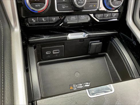 Used 2021 GMC Yukon Denali w/ Advanced Technology Package image 31